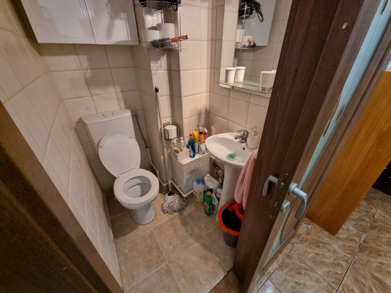 Ultracentral- 3 camere- două băi- mobilat și utilat- etaj 2