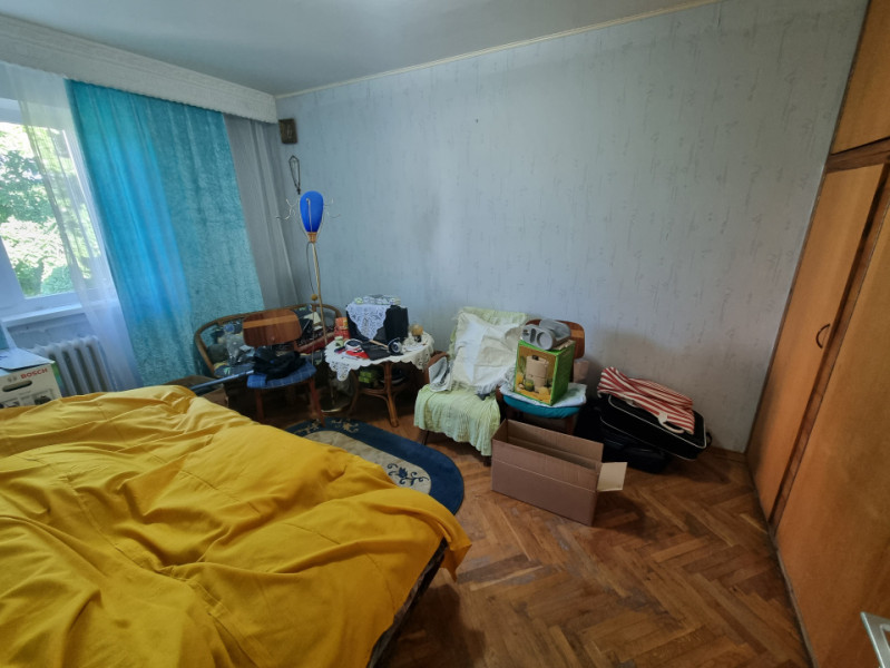 Tic-Tac- 2 camere decomandate + boxă pe acte- etaj 3