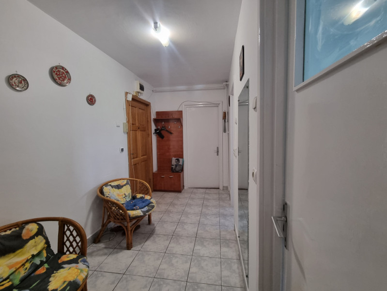 Tic-Tac- 2 camere decomandate + boxă pe acte- etaj 3