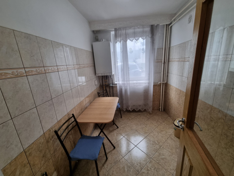 Zona Orizont- 2 camere decomandate- pentru birou sau salon