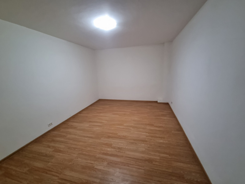 Zona Orizont- 2 camere decomandate- pentru birou sau salon