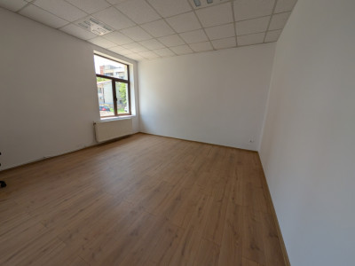 Spatii comerciale și de birou, zona Arena Mall