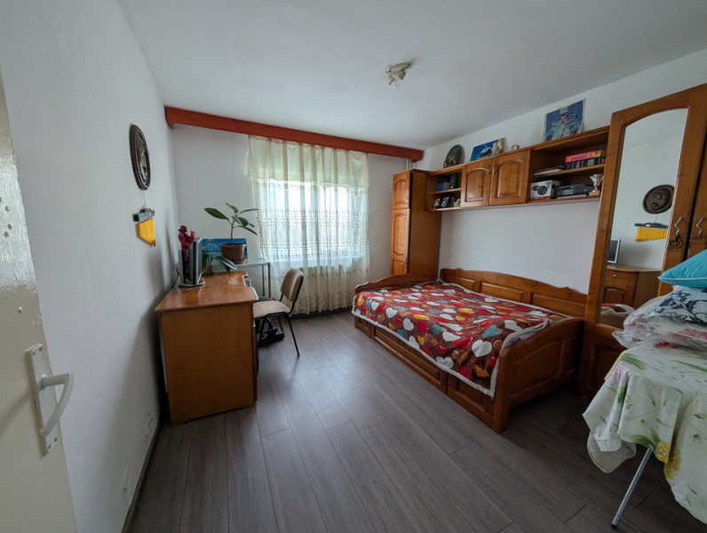 Nord, 3 camere decomandate etaj intermediar 