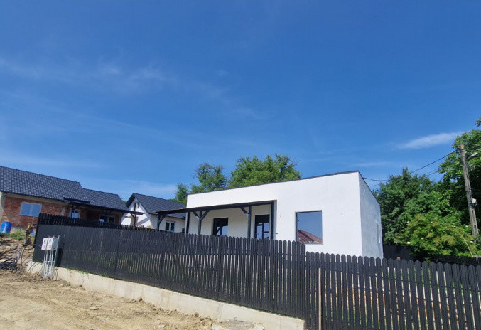 Casa Mărgineni - încălzire pardoseala,  toate utilitățile, finalizata 2025