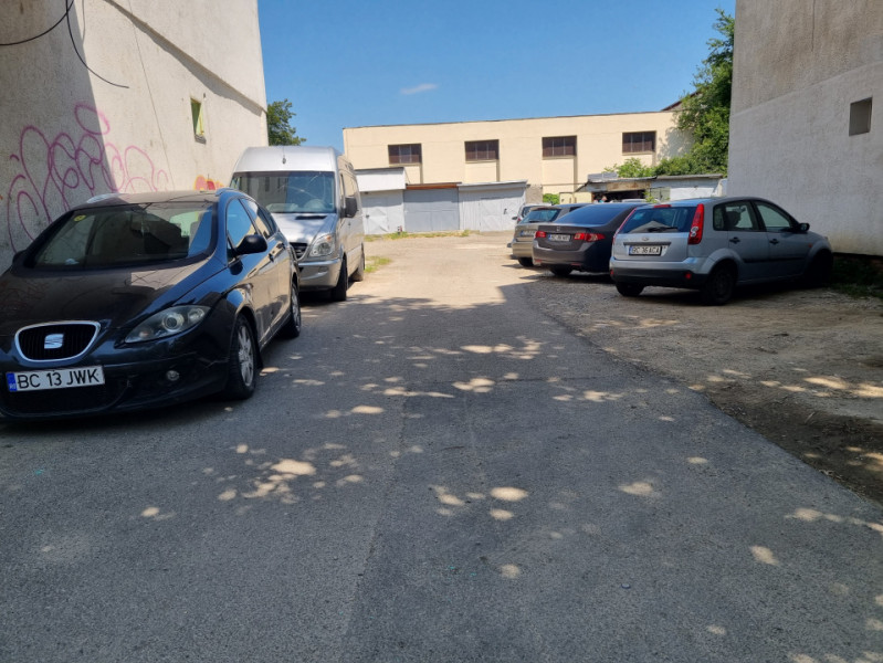 Teren cu garaj- Strada Iosif Cocea, Piața Mioriței 