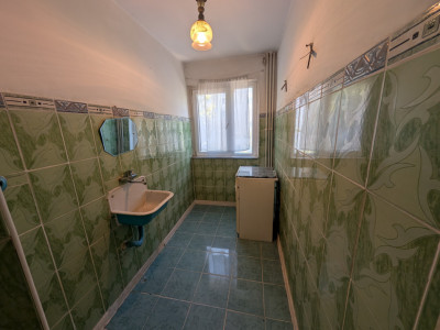 Etaj 2, apartament cu balcon închis