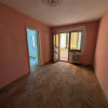Etaj 2, zona Cornisa- apartament cu balcon închis
