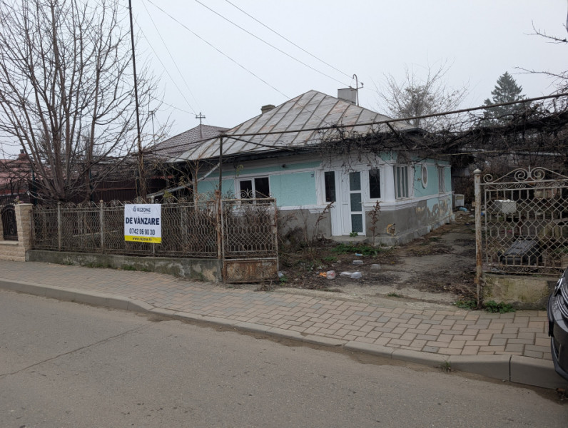 Casa + teren, Zona Mioritei - Bacau