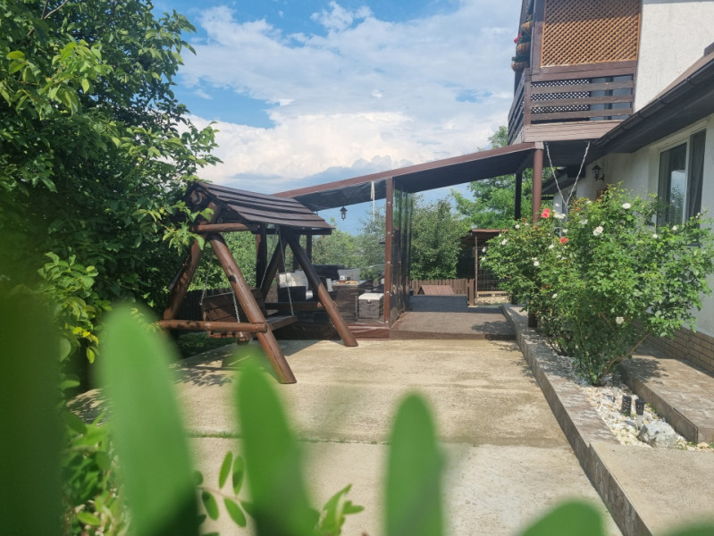 Comuna Sărata! Casă-spectacol! Casa în care vei scrie povești! 