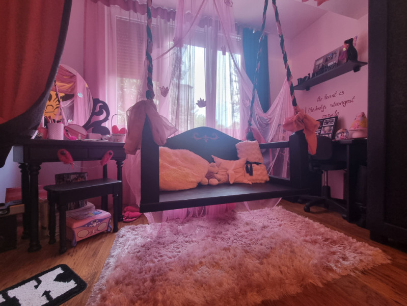 Apartament-spectacol! 3 camere decomandate, etaj 1, zonă centrală 