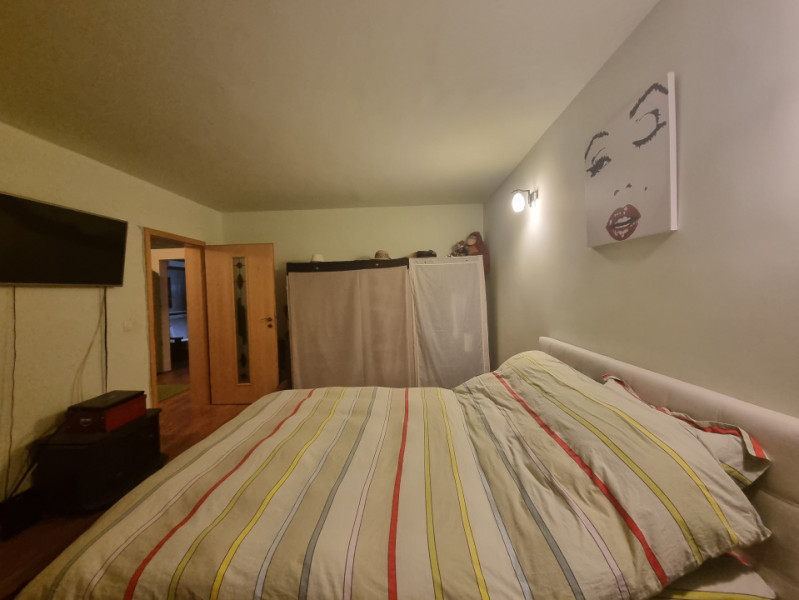 Apartament-spectacol! 3 camere decomandate, etaj 1, zonă centrală 
