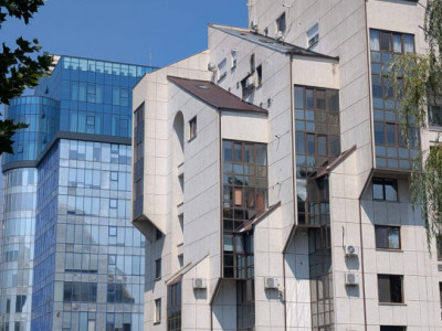 Ultracentral-SIF Moldova- bloc deosebit ca rezistenta&design- 3 camere