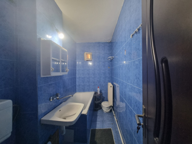 Milcov- Pompieri- Garsonieră decomandată, bloc de apartamente 