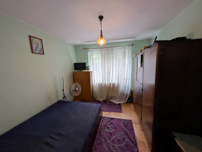 Zona Cora - 3 camere, etaj 3