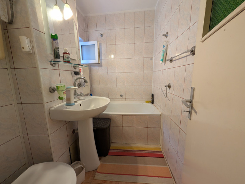 Zona Cora - 3 camere, etaj 3