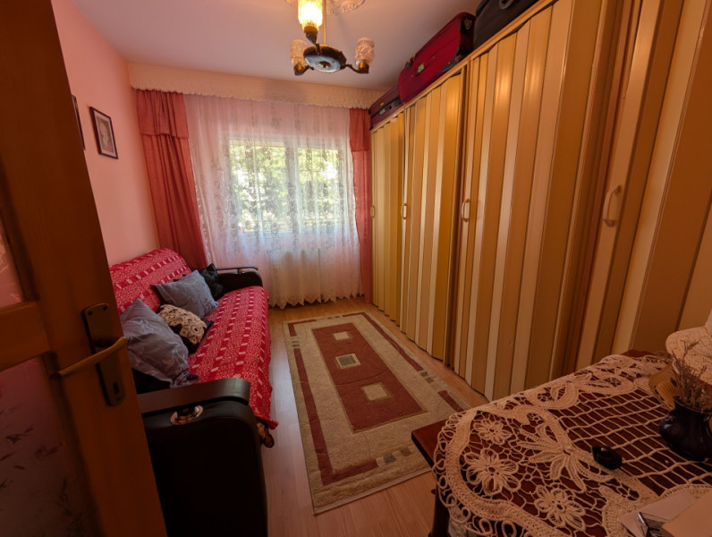 Orizont 3 decomandate etaj 1