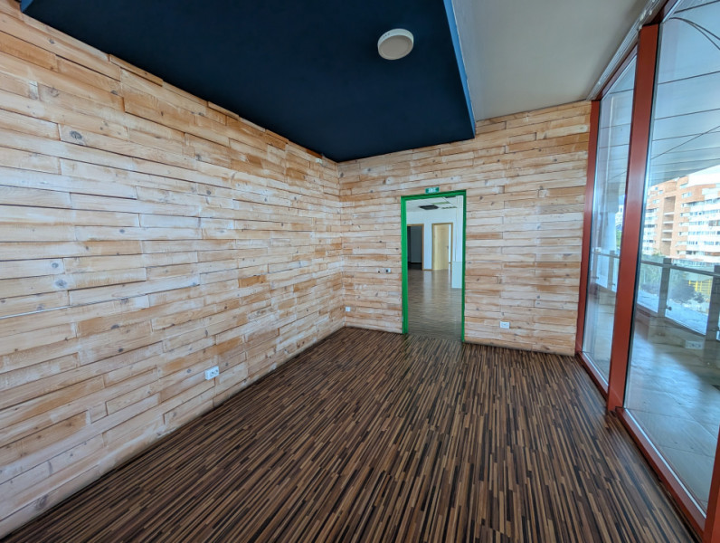 Spatiu 30AVENUE,  asigurări, consultanta , servicii 