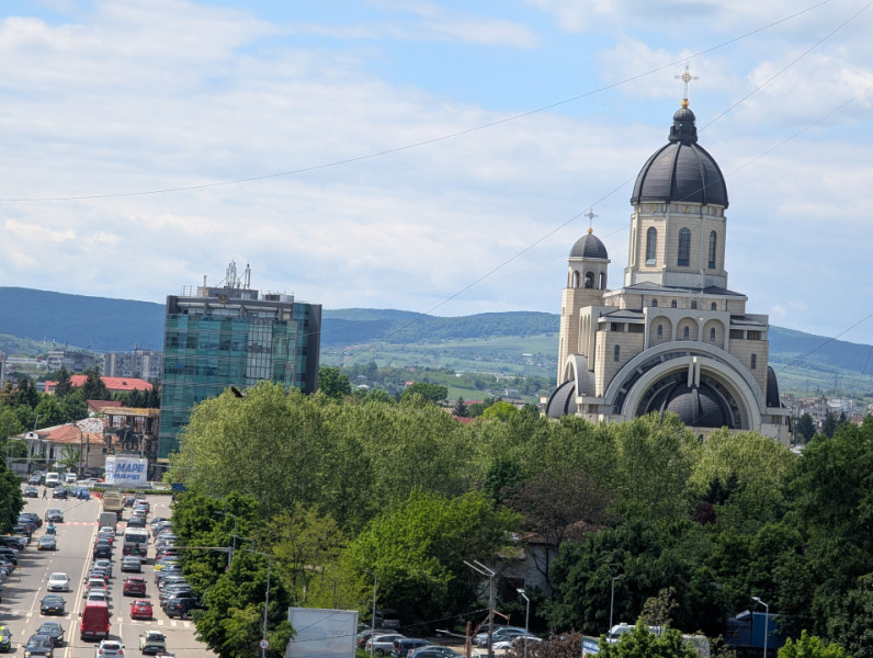 Spatiu 30AVENUE,  asigurări, consultanta , servicii, cabinete medicale