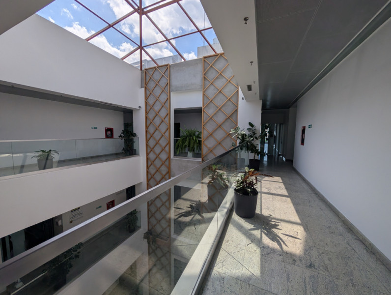 Spatiu 30AVENUE,  asigurări, consultanta , servicii, cabinete medicale
