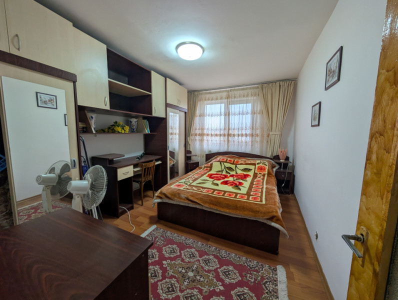 Apartament 3 camere Buhuși - Republicii Penny