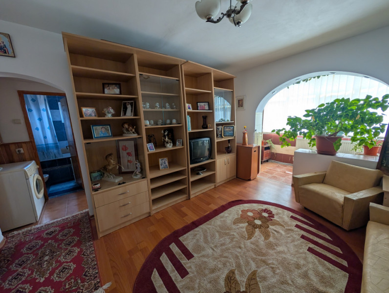 Apartament 3 camere Buhuși - Republicii Penny