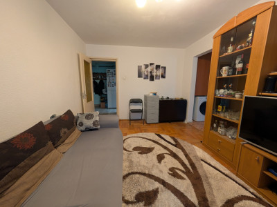 Zona Cora - 3 camere, etaj 3