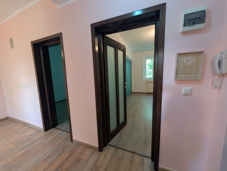Apartament 2 camere decomandate, spatios, renovat recent + boxa 15 mp