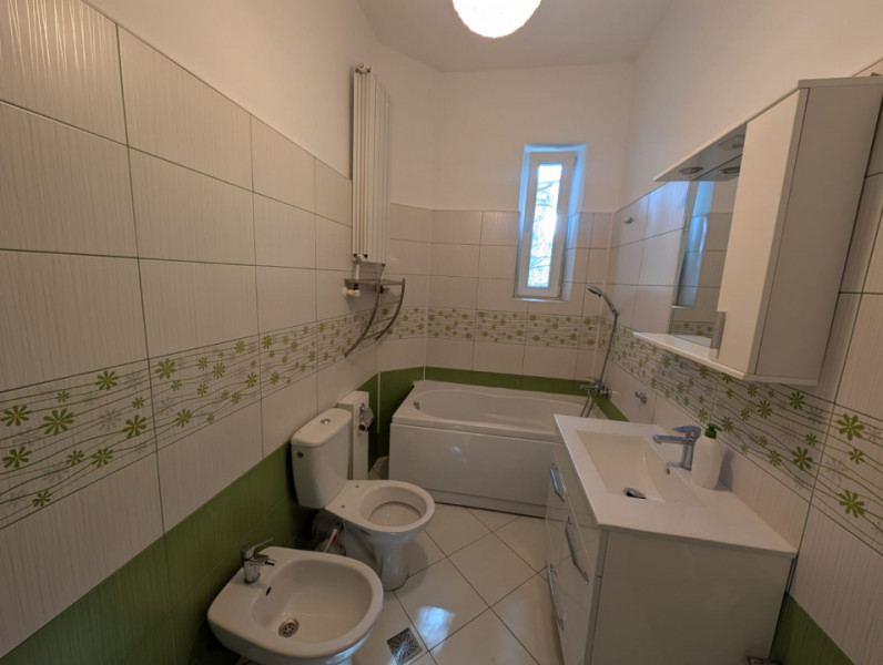 Apartament 2 camere decomandate, spatios, renovat recent + boxa 15 mp