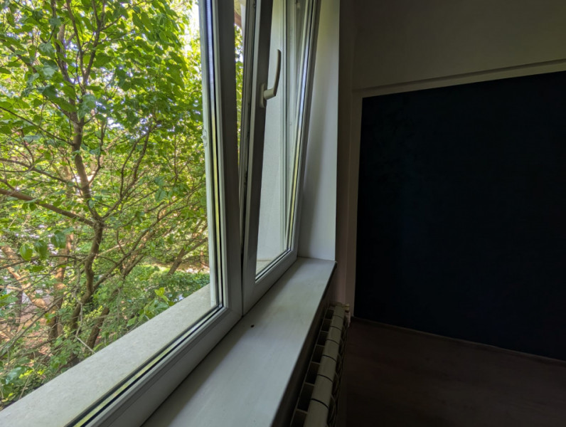 Apartament 2 camere decomandate, spatios, renovat recent + boxa 15 mp