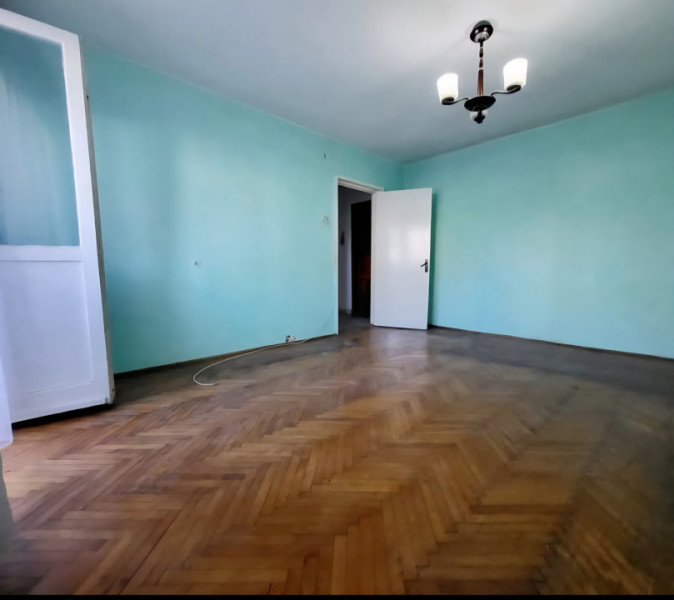 Zimbru- 2 camere decomandate, etaj 1