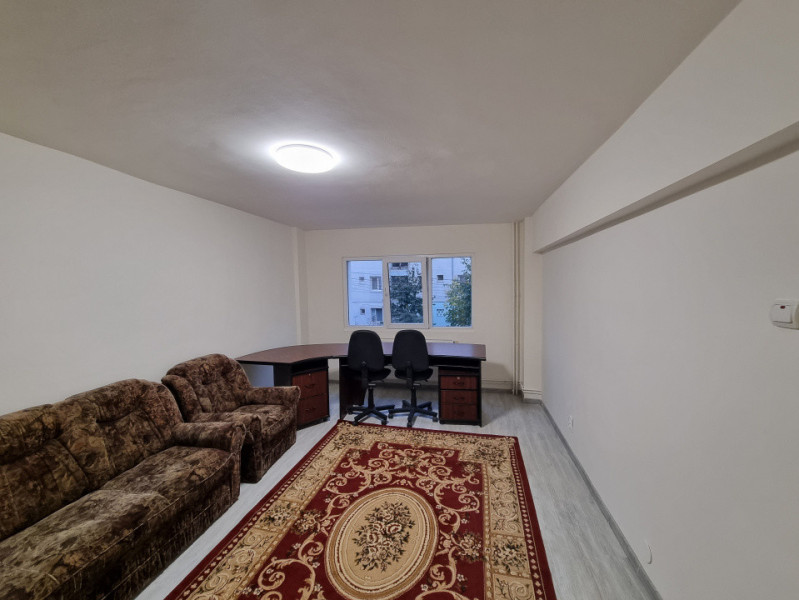 Apartament 3 camere decomandate la etajul 1, Insula de Agrement Bacau 