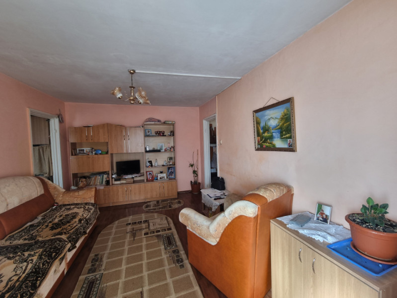 Mioriţei- spre Banca Națională- 2 camere cu îmbunătățiri medii, liber 