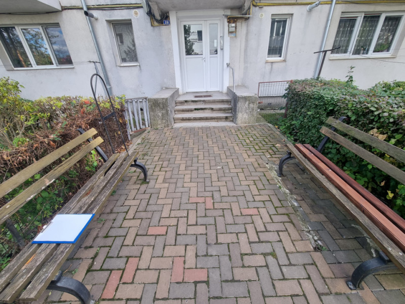 Mioriţei- spre Banca Națională- 2 camere cu îmbunătățiri medii, liber 