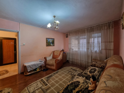 Mioriţei- spre Banca Națională- 2 camere cu îmbunătățiri medii, liber 