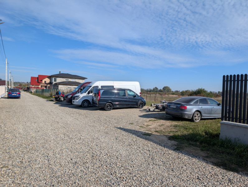 Teren Hemeius cu autorizație de construcție 