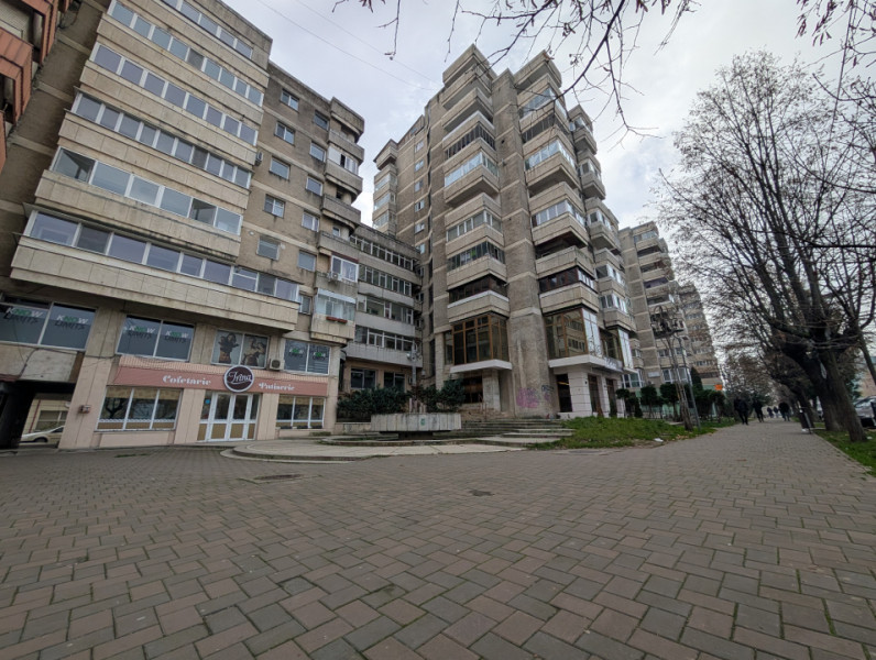 Garsoniera ultracentrala vedere la Parcul Catedralei