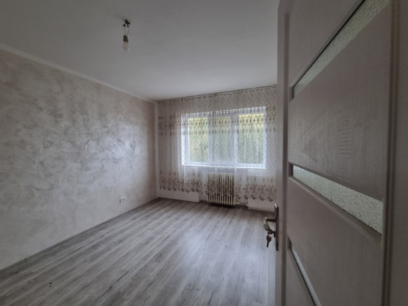 Strada Energiei- 2 camere decomandate la etajul 2, renovat acum 