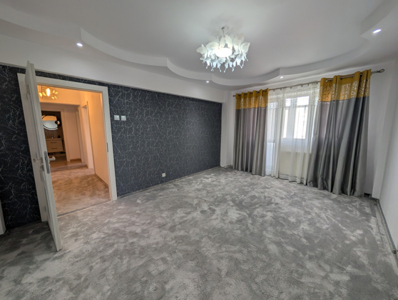 Renovat, 2 camere decomandate - 64 mp , etaj intermediar, Nord