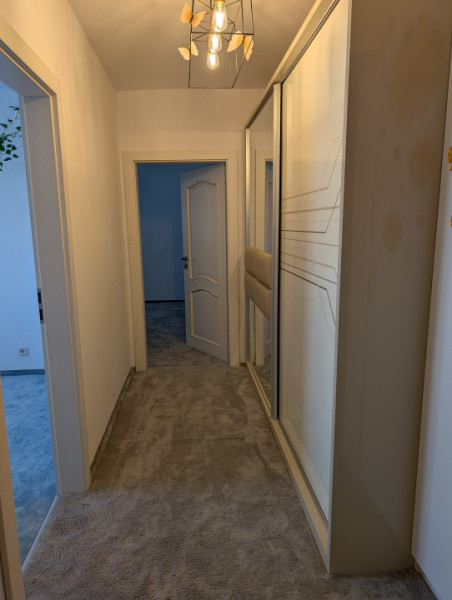Renovat, 2 camere decomandate - 64 mp , etaj intermediar, Nord