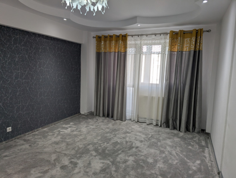 Renovat, 2 camere decomandate - 64 mp , etaj intermediar, Nord