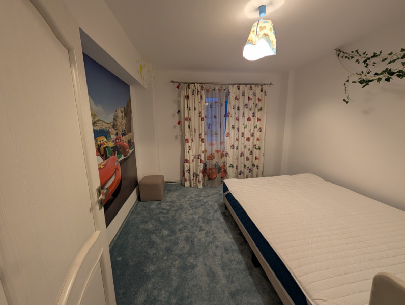 Renovat, 2 camere decomandate - 64 mp , etaj intermediar, Nord