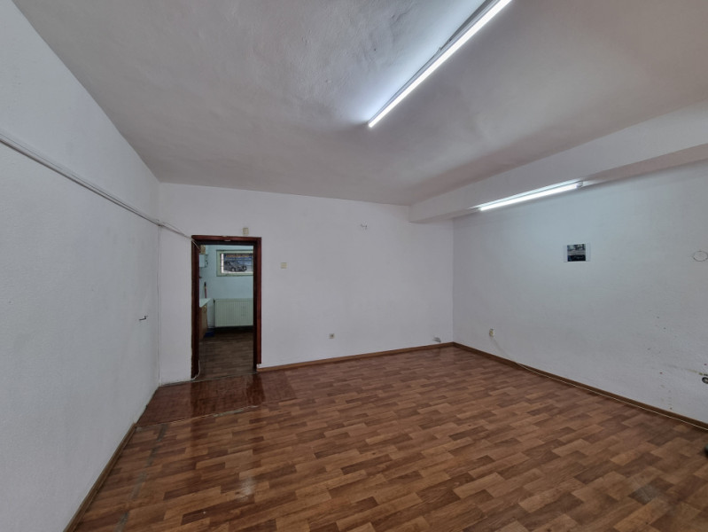Piața Centrală/ spațiu comercial- 70 mp/ parter + etaj/ liber 
