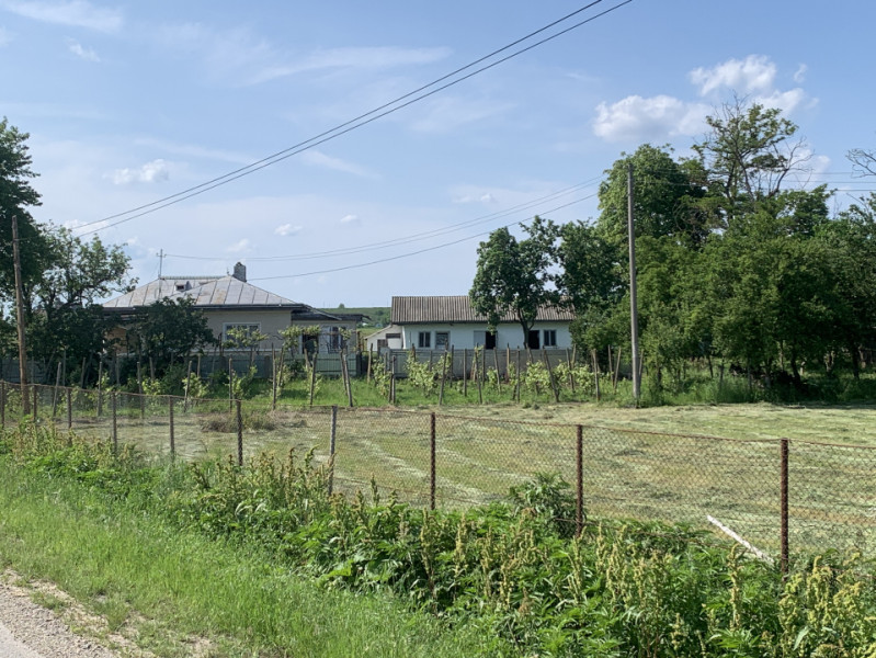 Casă + teren 2600 mp- Com. Negri- scop rezidențial sau industrial 