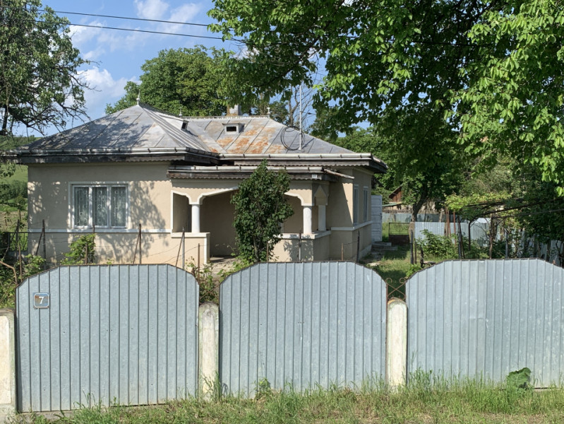 Casă + teren 2600 mp- Com. Negri- scop rezidențial sau industrial 