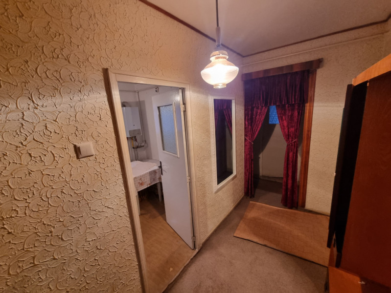 BISTRIȚA LAC- Apartament 3 camere decomandate/două băi/două balcoane