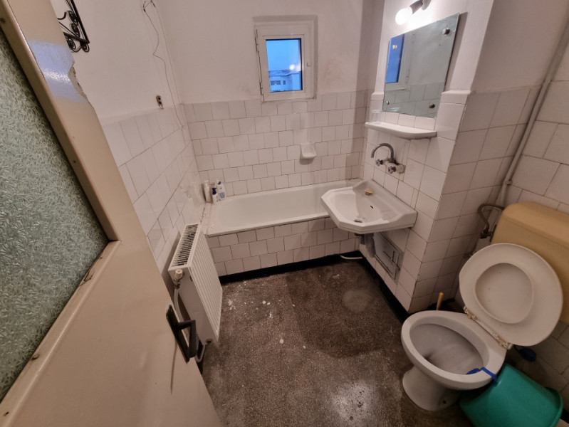BISTRIȚA LAC- Apartament 3 camere decomandate/două băi/două balcoane