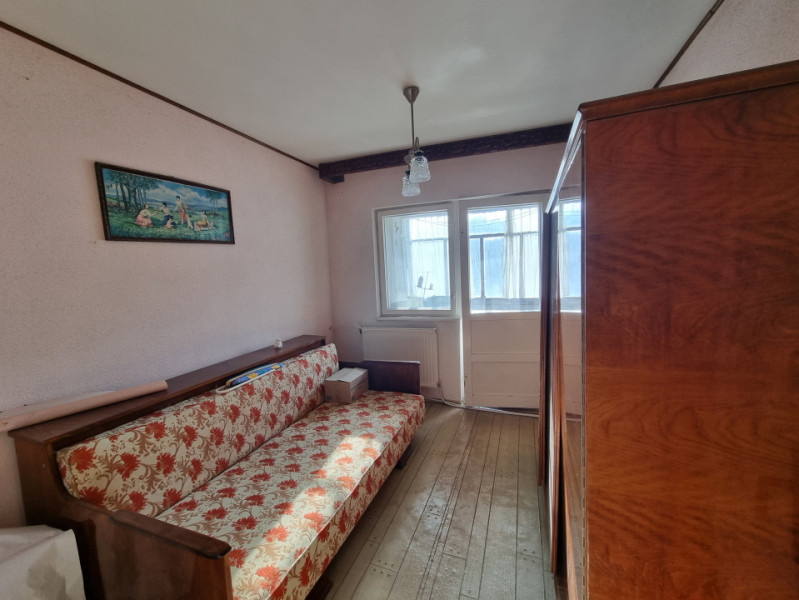 BISTRIȚA LAC- 3 camere decomandate, etaj intermediar, bloc din 1986