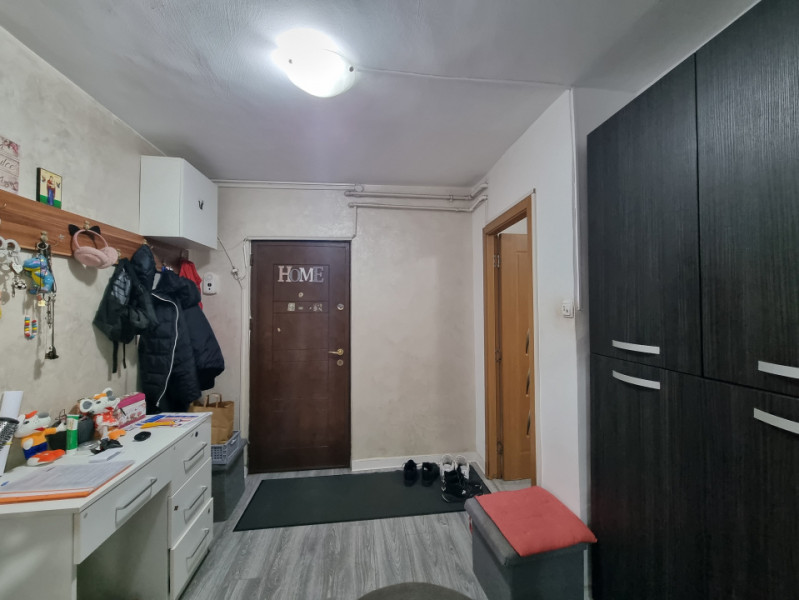 Ștefan cel Mare- Apartament 2 camere decomandate, parter cu balcon 