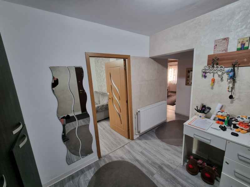Ștefan cel Mare- Apartament 2 camere decomandate, parter cu balcon 