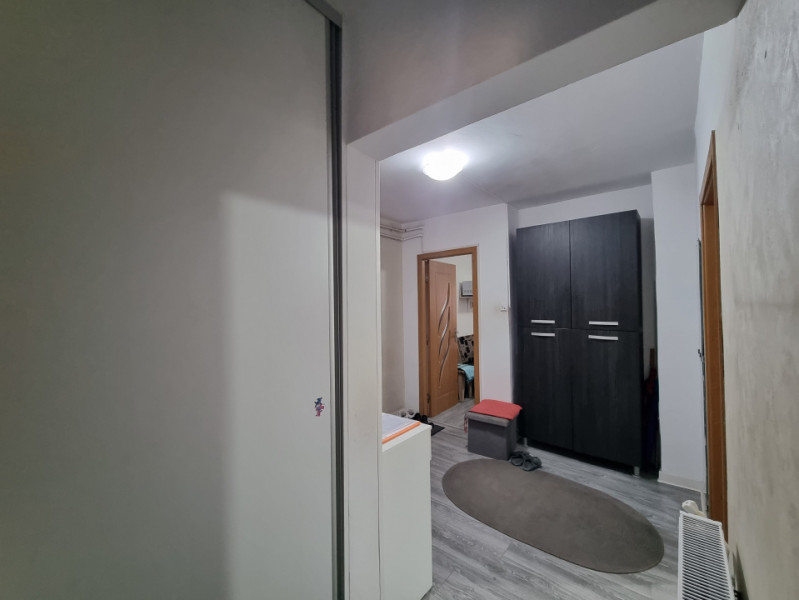 Ștefan cel Mare- Apartament 2 camere decomandate, parter cu balcon 